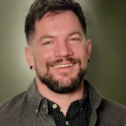A headshot of Ryan Crumley.